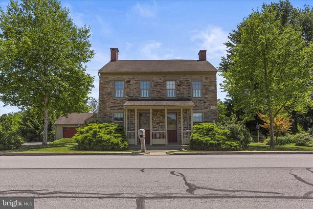 125 HICKORY LN, Hanover, PA 17331