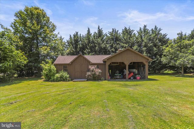 125 HICKORY LN, Hanover, PA 17331