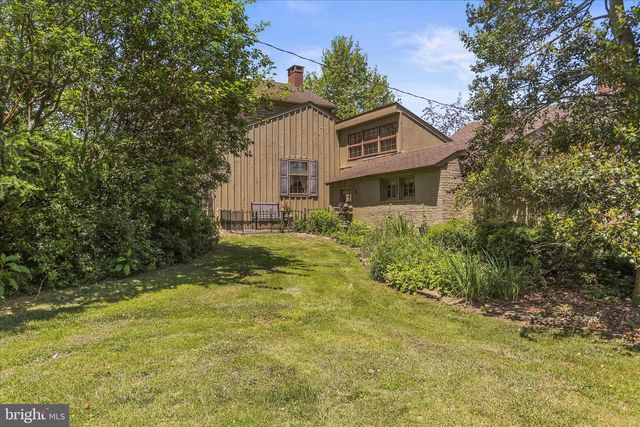 125 HICKORY LN, Hanover, PA 17331