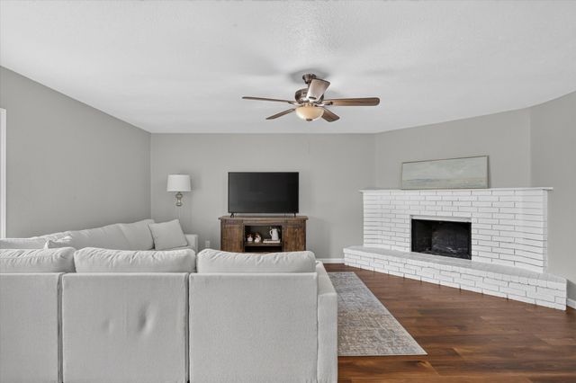 1109 Coffeyville Trail, Grand Prairie, TX 75052