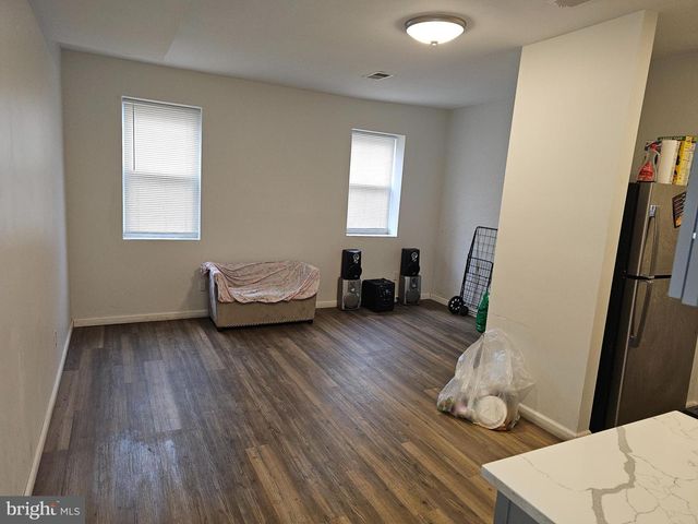 2101 N MARSHALL ST, Philadelphia, PA 19122