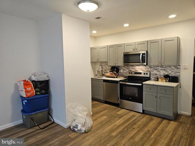 2101 N MARSHALL ST, Philadelphia, PA 19122