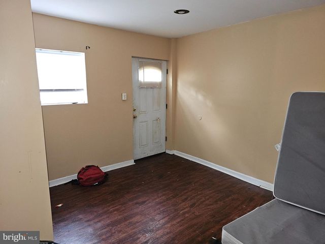 2101 N MARSHALL ST, Philadelphia, PA 19122