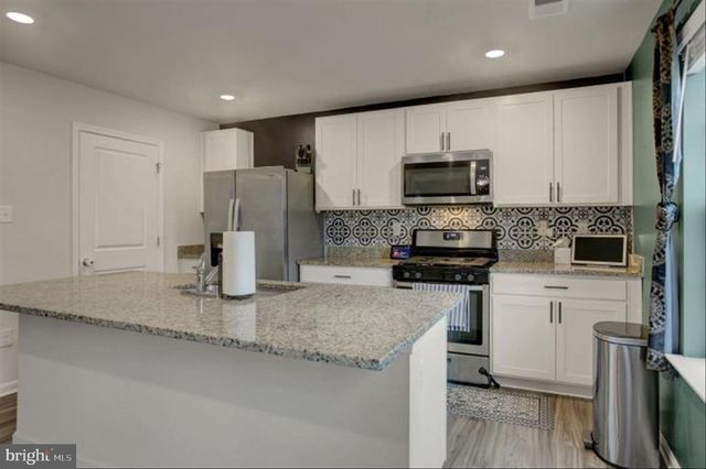 11230 CROSS FIELDS DR, Waynesboro, PA 17268