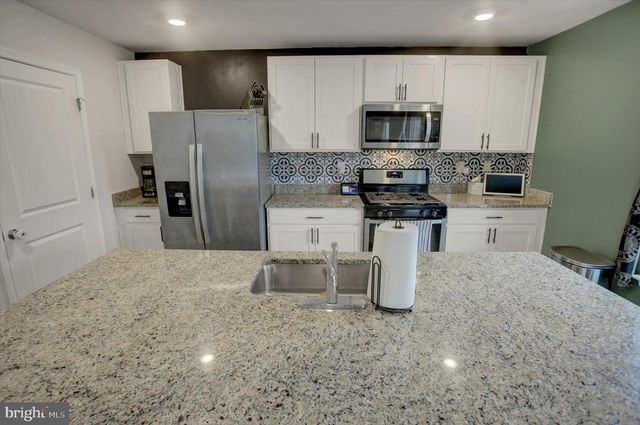 11230 CROSS FIELDS DR, Waynesboro, PA 17268