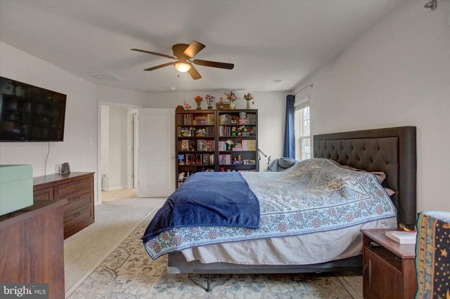 11230 CROSS FIELDS DR, Waynesboro, PA 17268