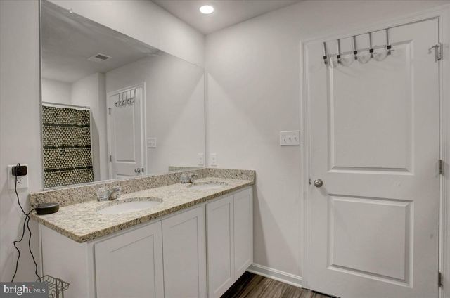 11230 CROSS FIELDS DR, Waynesboro, PA 17268