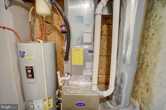 11230 CROSS FIELDS DR, Waynesboro, PA 17268