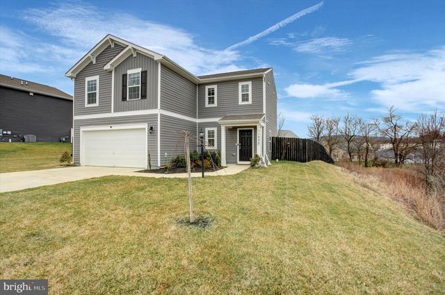11230 CROSS FIELDS DR, Waynesboro, PA 17268