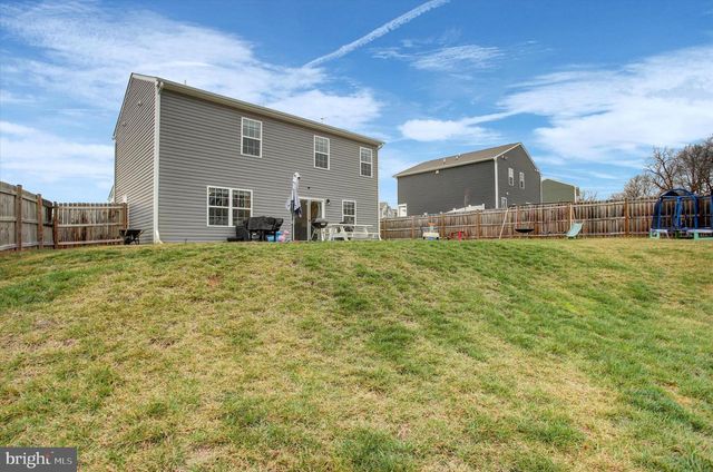 11230 CROSS FIELDS DR, Waynesboro, PA 17268