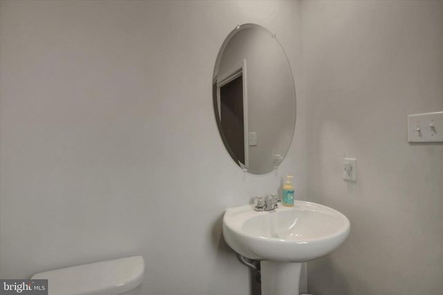 11230 CROSS FIELDS DR, Waynesboro, PA 17268