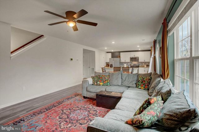 11230 CROSS FIELDS DR, Waynesboro, PA 17268