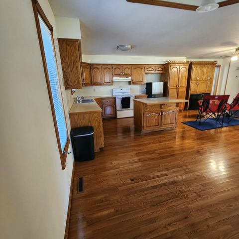 1107 W Tracy Street, Springfield, MO 65807