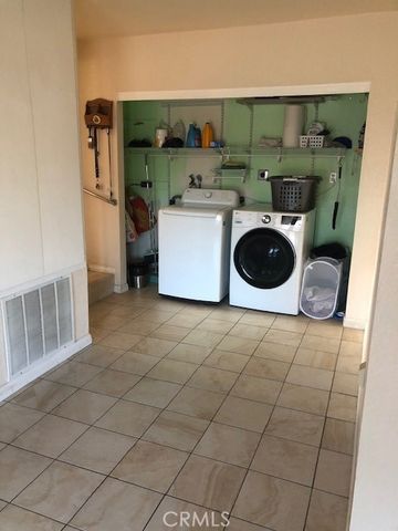 296 PALM AVE, Hemet, CA 92543