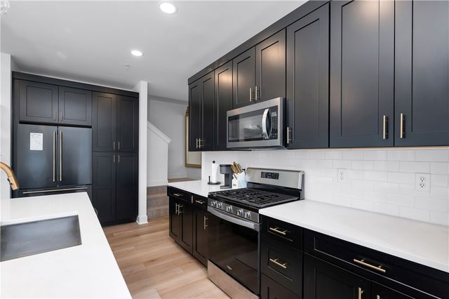 800 Gillian Ln, Cranberry Twp, PA 16066