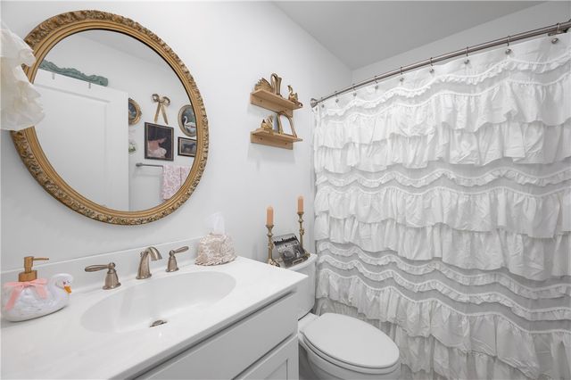 800 Gillian Ln, Cranberry Twp, PA 16066