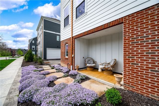 800 Gillian Ln, Cranberry Twp, PA 16066