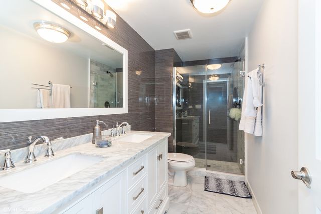 17W764 Lowell Lane, Villa Park, IL 60181