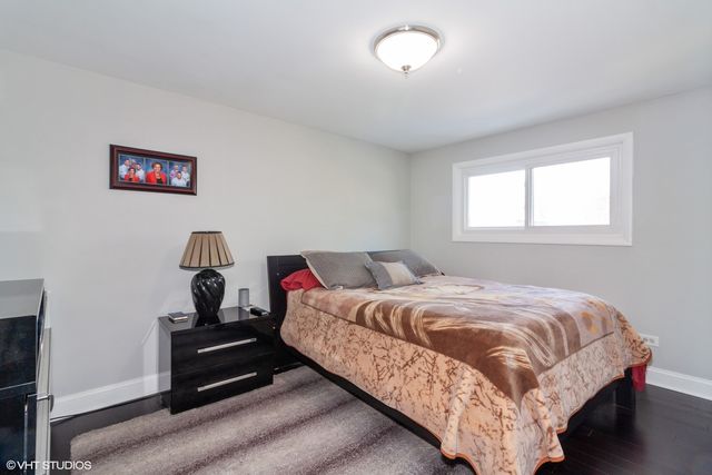 17W764 Lowell Lane, Villa Park, IL 60181