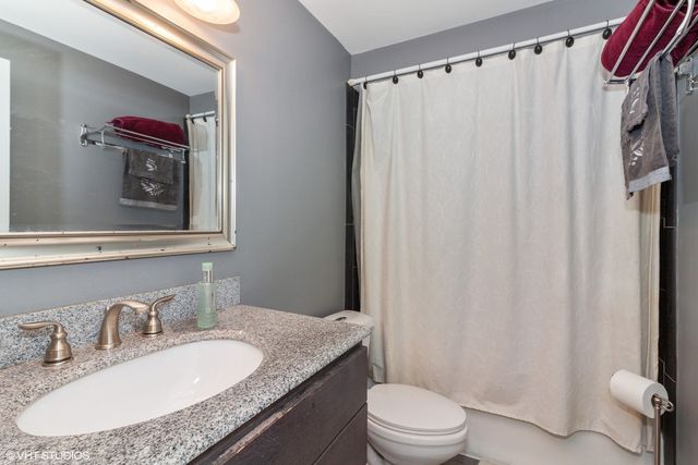 17W764 Lowell Lane, Villa Park, IL 60181