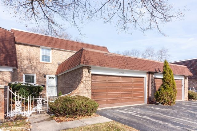 17W764 Lowell Lane, Villa Park, IL 60181