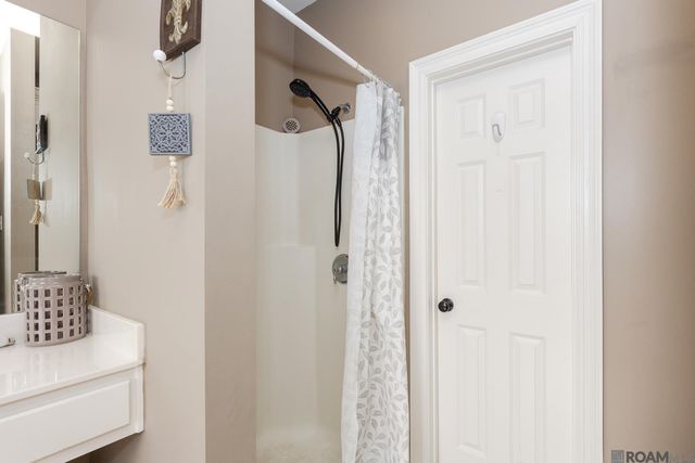 13366 Autumn Run Dr, Walker, LA 70785