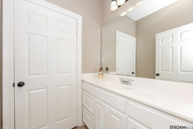 13366 Autumn Run Dr, Walker, LA 70785