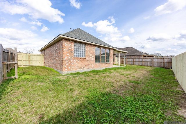 13366 Autumn Run Dr, Walker, LA 70785