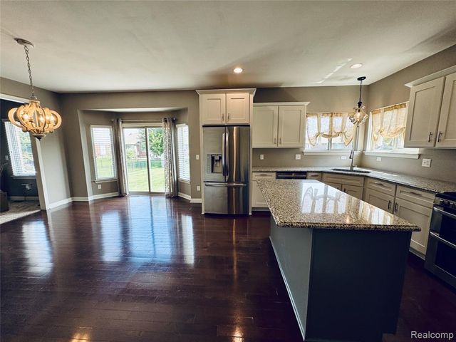 50216 Ashperton Drive, Macomb, MI 48044