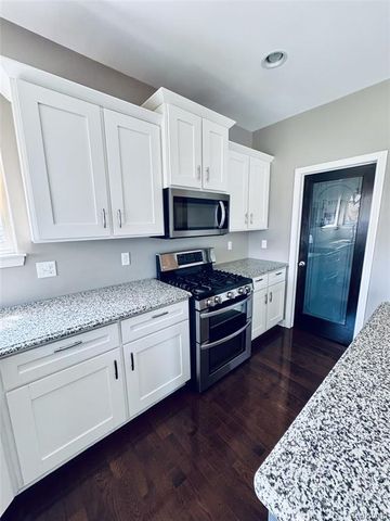 50216 Ashperton Drive, Macomb, MI 48044