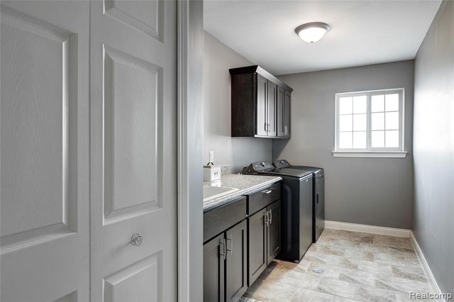 50216 Ashperton Drive, Macomb, MI 48044