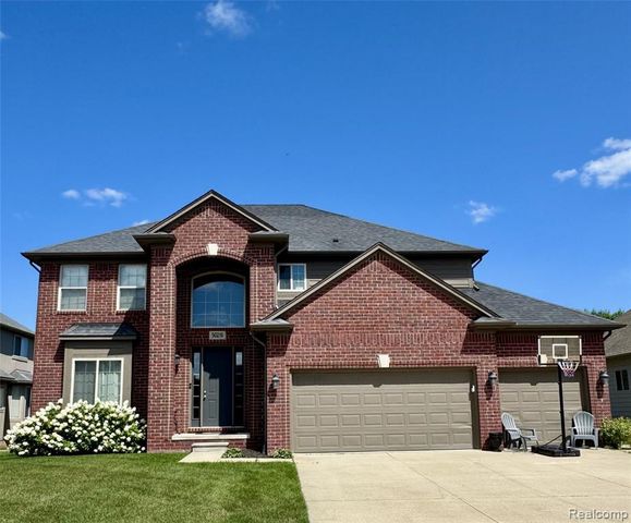 50216 Ashperton Drive, Macomb, MI 48044