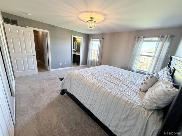 50216 Ashperton Drive, Macomb, MI 48044