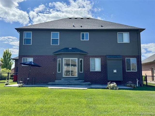 50216 Ashperton Drive, Macomb, MI 48044
