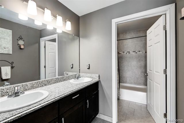50216 Ashperton Drive, Macomb, MI 48044