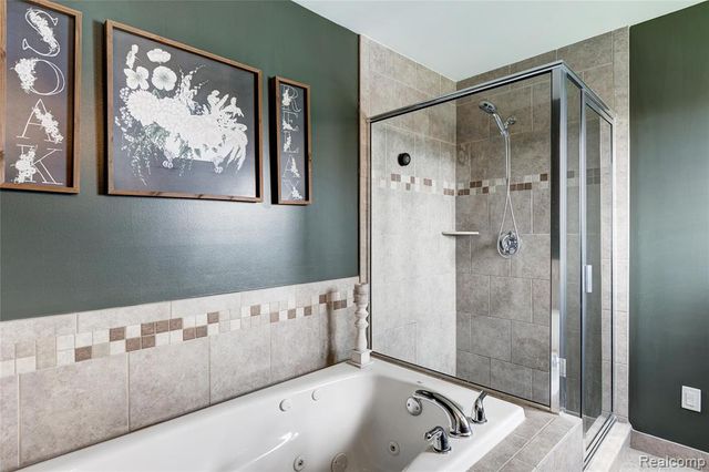 50216 Ashperton Drive, Macomb, MI 48044
