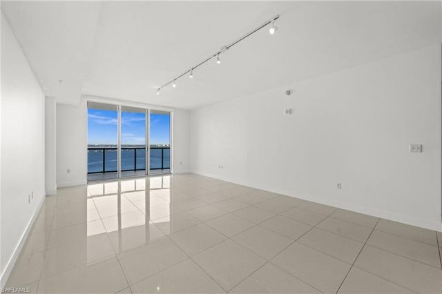 3000 Oasis Grand BLVD 1603, Fort Myers, FL 33916