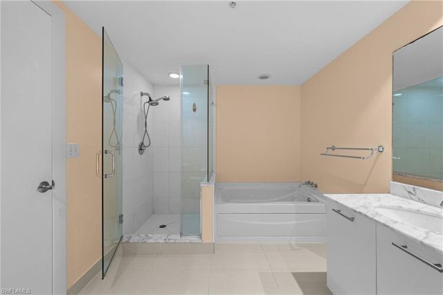 3000 Oasis Grand BLVD 1603, Fort Myers, FL 33916