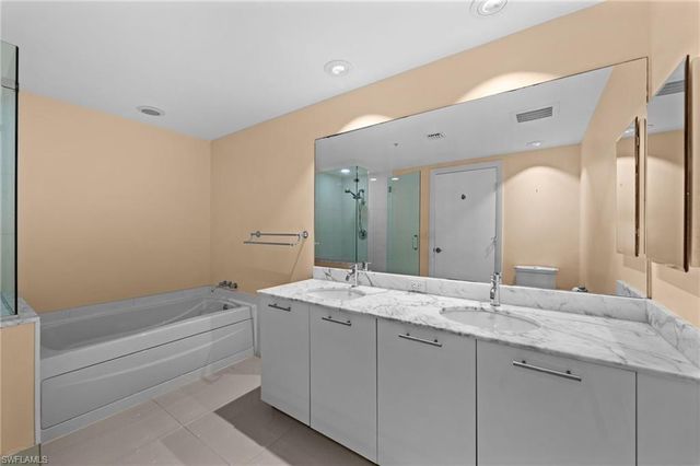 3000 Oasis Grand BLVD 1603, Fort Myers, FL 33916