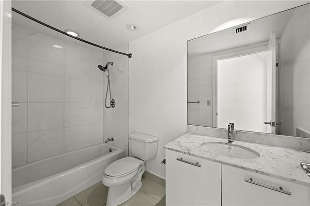 3000 Oasis Grand BLVD 1603, Fort Myers, FL 33916
