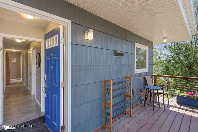 460 Vista Glen Court, Anchorage, AK 99501