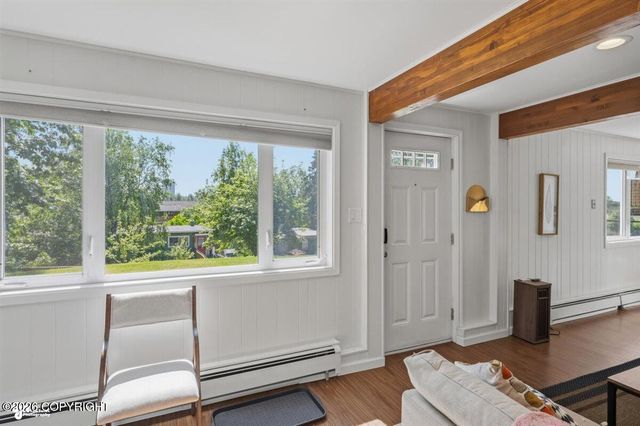 460 Vista Glen Court, Anchorage, AK 99501