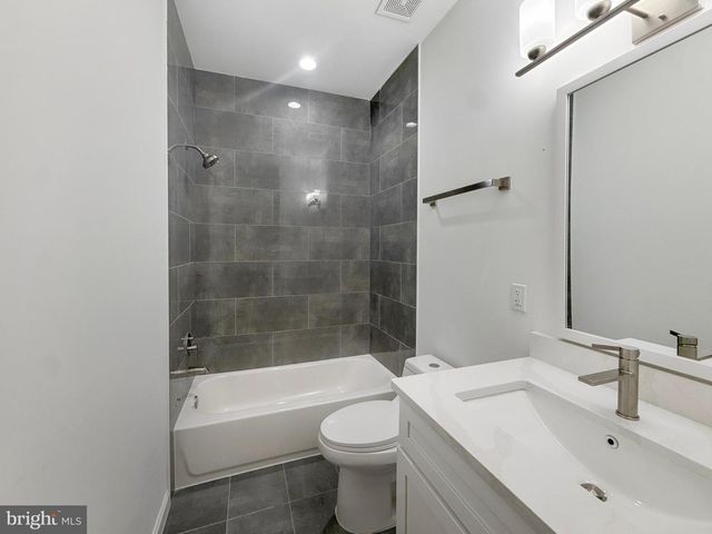 2322 SHANNON PL SE, Washington, DC 20020