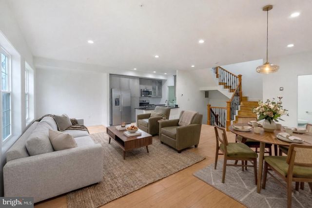 2322 SHANNON PL SE, Washington, DC 20020