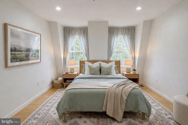 2322 SHANNON PL SE, Washington, DC 20020