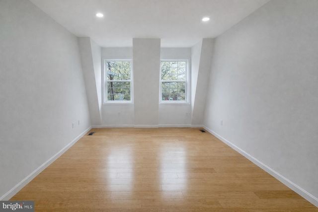 2322 SHANNON PL SE, Washington, DC 20020