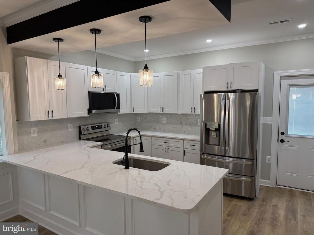 1604 CHARLOTTE AVE, Baltimore, MD 21224