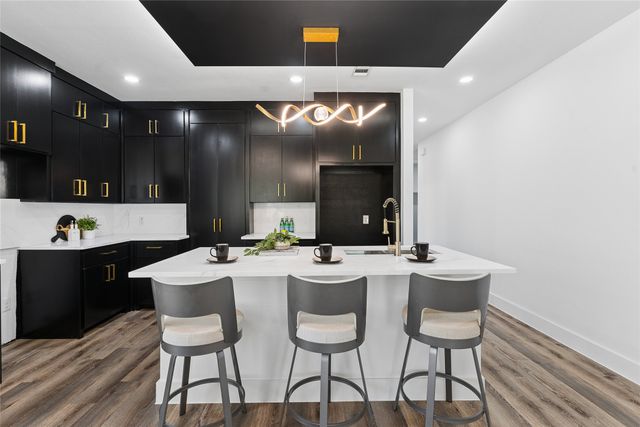 2939 Alaska Avenue, Dallas, TX 75216