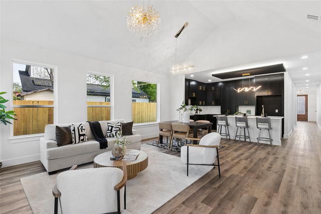 2939 Alaska Avenue, Dallas, TX 75216