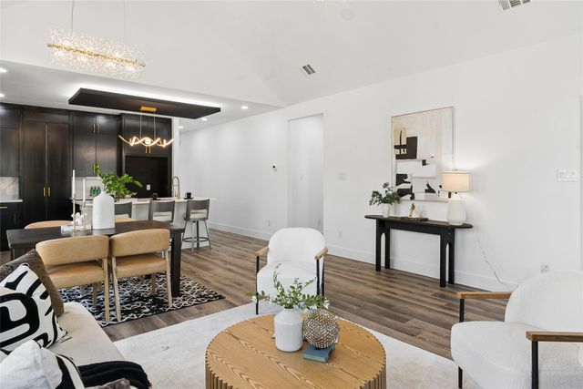 2939 Alaska Avenue, Dallas, TX 75216